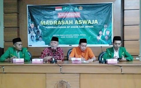 Peserta mengikuti agenda kaderisasi PCNU Pengurus Cabang Kabupaten Lombok Barat